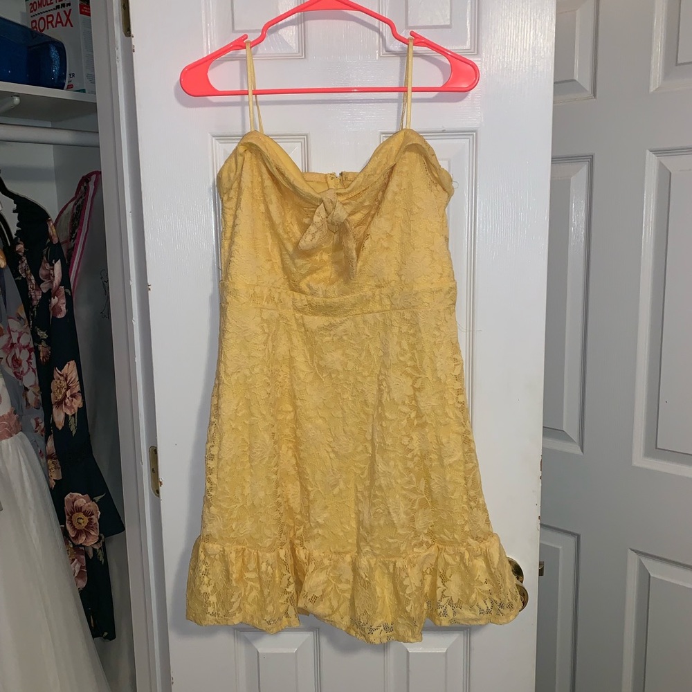 Cute yellow cocktail lace dress!